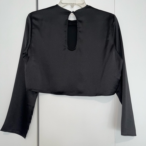 NWOT H&M Black Satin-like Cropped Long Sleeve - Picture 2 of 6